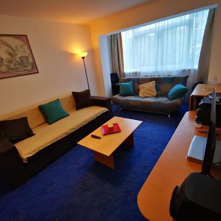 Apartament Langa Castan Appartamento Azuga Esterno foto